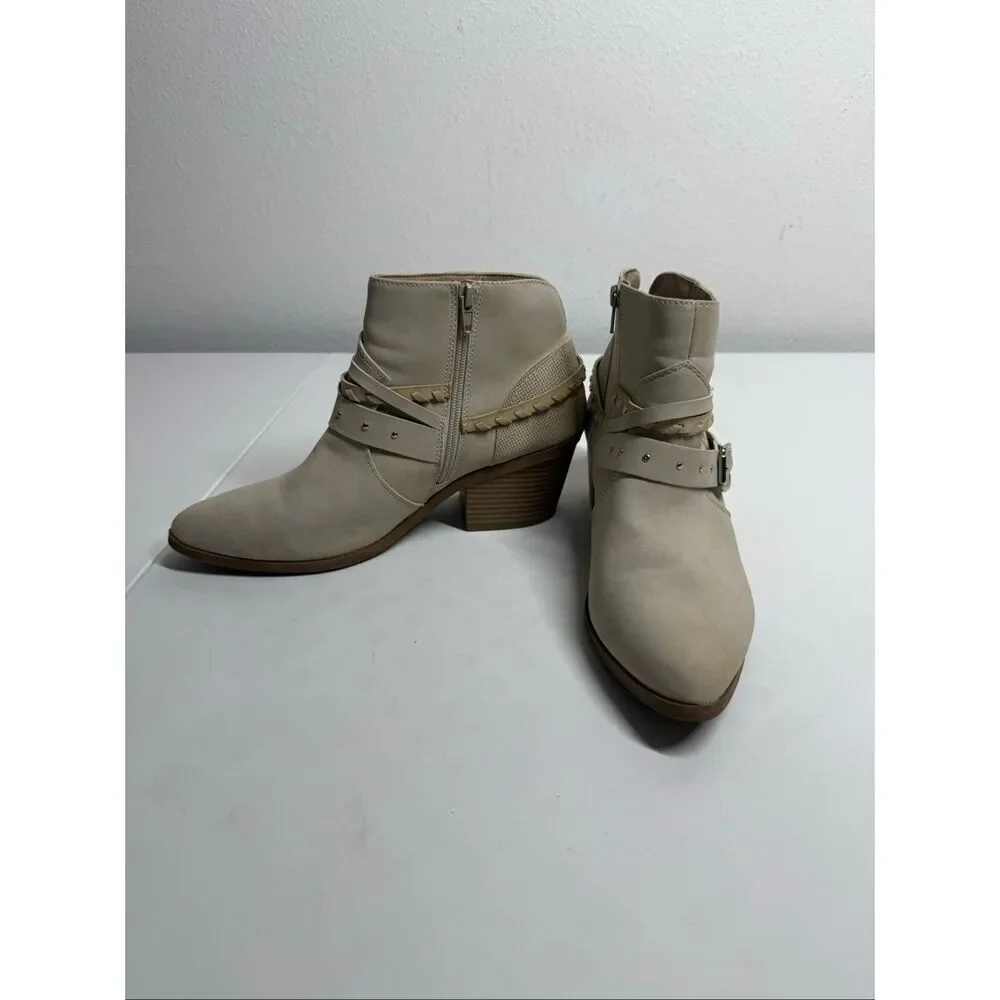 Maurices Elsa Belted Ankle Boot Size 11 Light Cream Beige